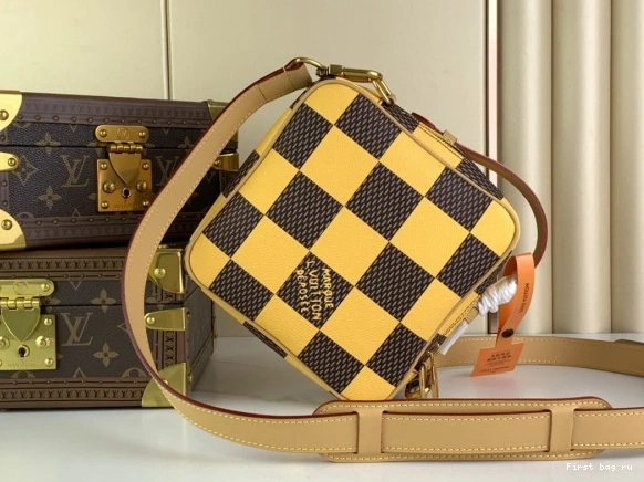 First bag ru Chess LOUIS VUITTON Messenger-24*24*8CM 0813
